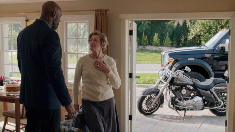 Egy hatalmas, szakállas motoros hetente elvitte kocsikázni az idős édesanyámat – A temetése után odajött hozzám, és azt mondta: „Az édesanyád csodálatos nő volt, de tudnod kell, hová is mentünk valójában”
