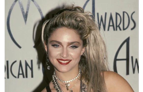 Madonna egyszer azt mondta, hogy nem tartja magát szépnek – A mesterséges intelligencia most elképzelte, hogyan öregedhetett volna természetesen – Fotók